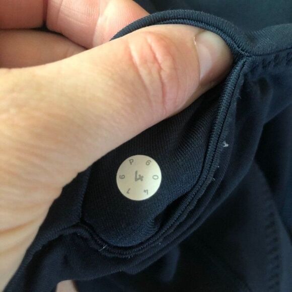 Lululemon Size 4 Jewel Tone Blue Leggings‎ Athletic Side Leg Pockets Gym FLAWED - Picture 9 of 9